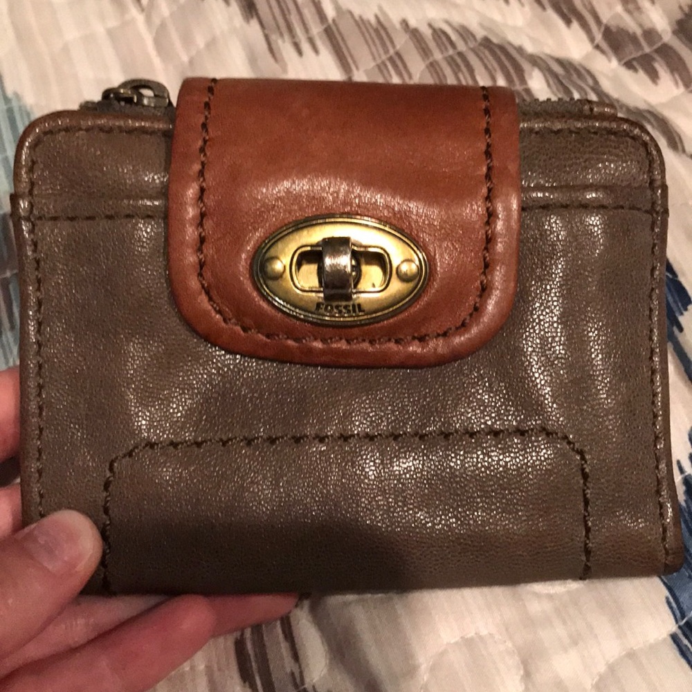 Fossil wallet